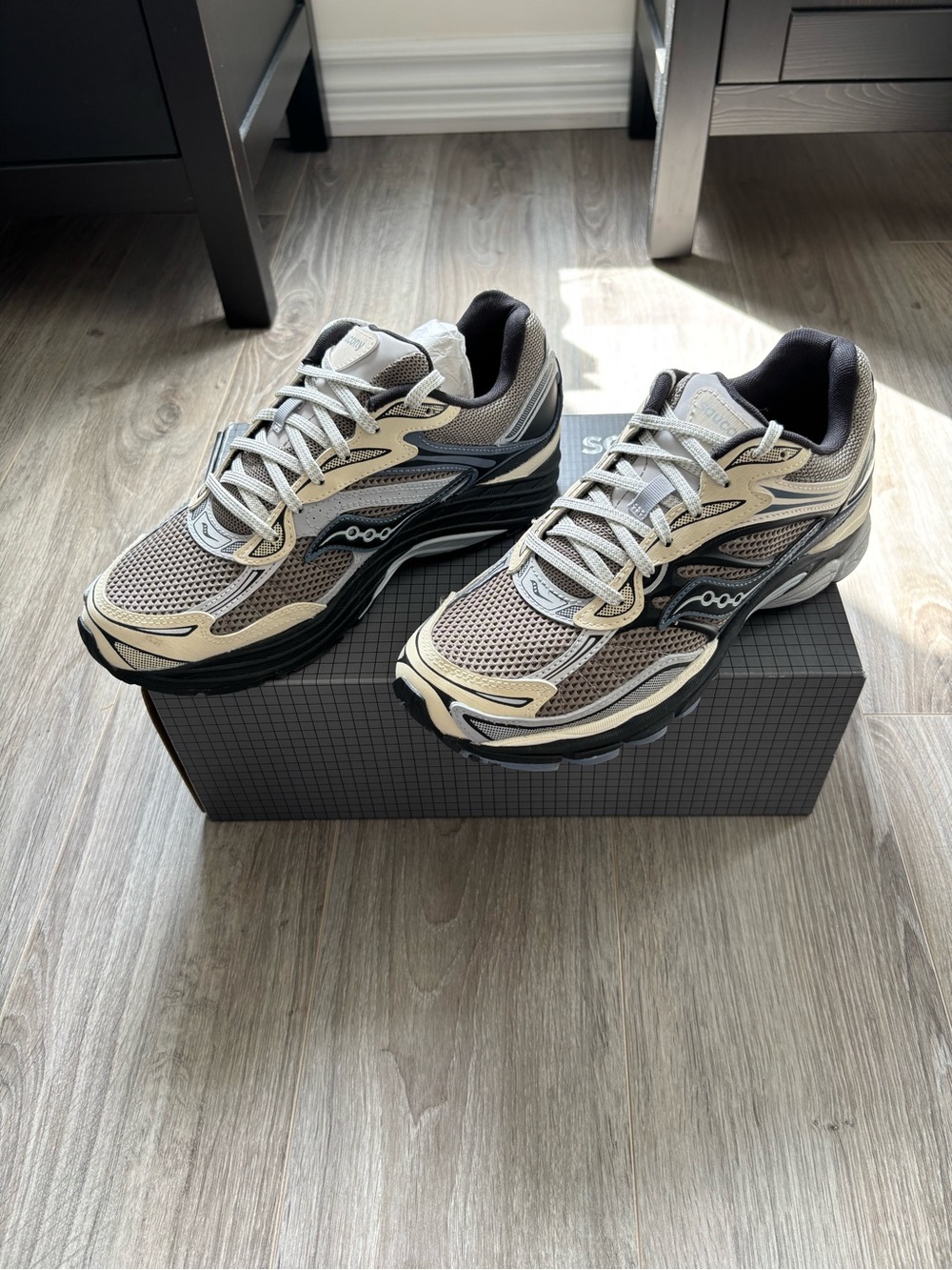 Saucony Progrid Omni Sneakers - Gravel Caviar